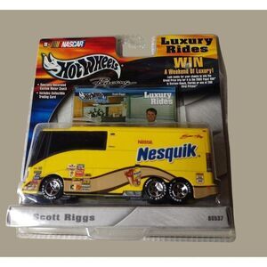 2002 Hot Wheels Racing Luxury Rides Motor Coach Scott Riggs Nesquik NIB